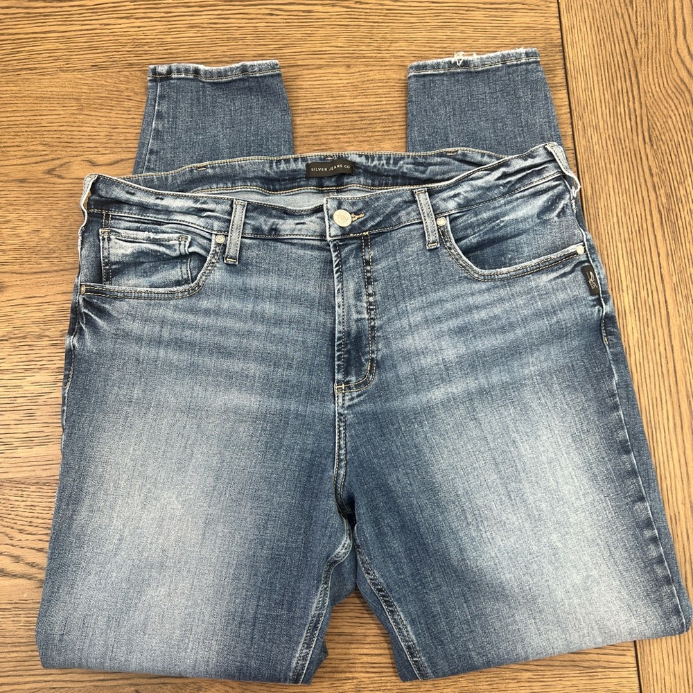 NWOT Silver Women’s Avery Skinny Jeans  - 18/31 - Light Wash